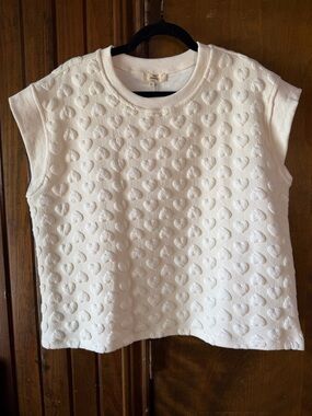 entro White Sleeveless Heart-Textured Top